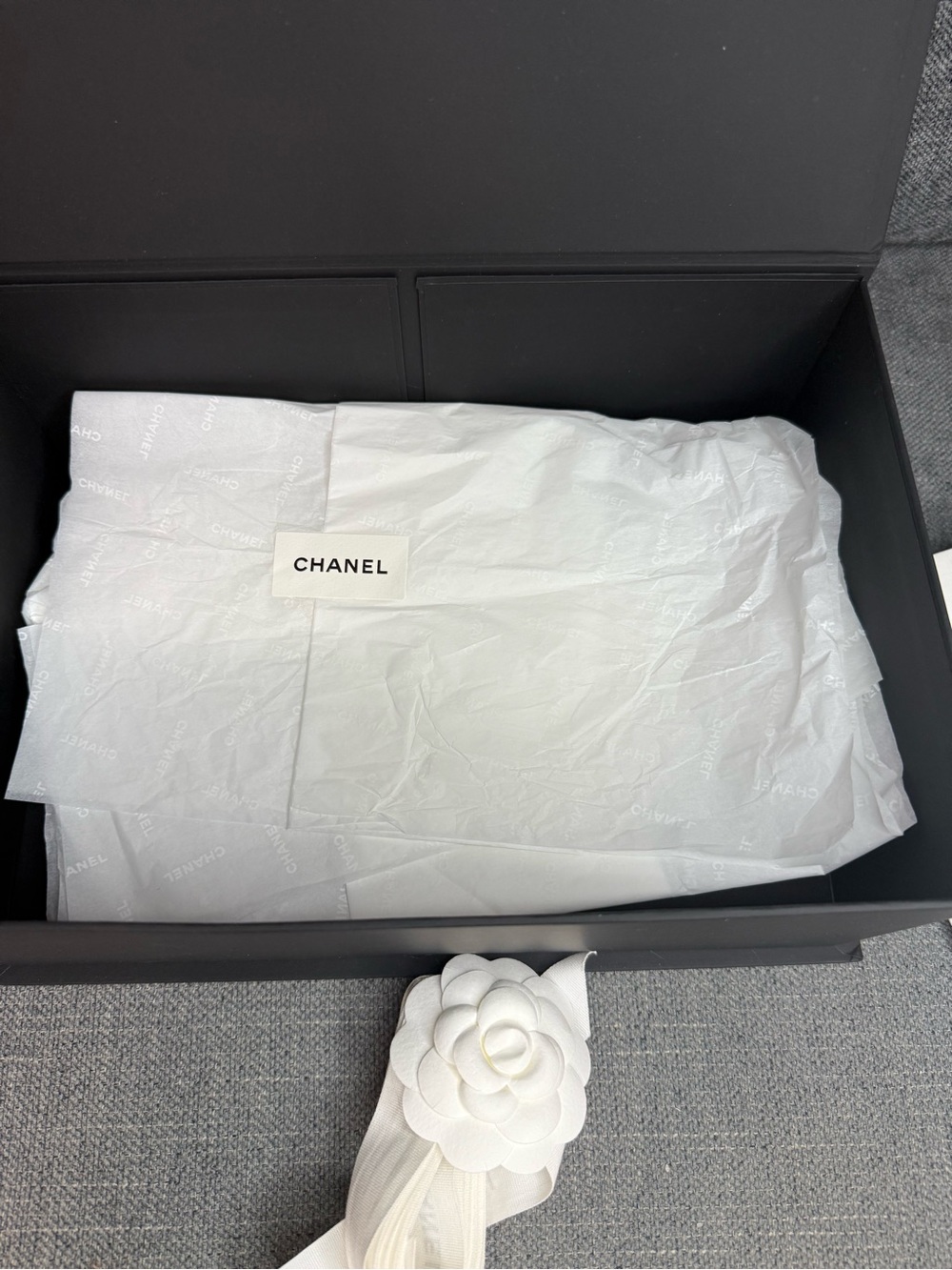 CHANEL BOX,dust bag,ribbon,camellia flower and booklet - Picture 3 of 8